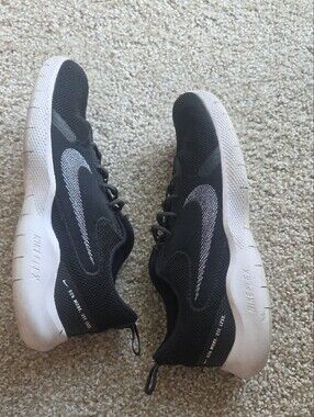 Nike  Flex Run 10 Black Mesh Sneakers with White Outsole and Gray Swoosh
